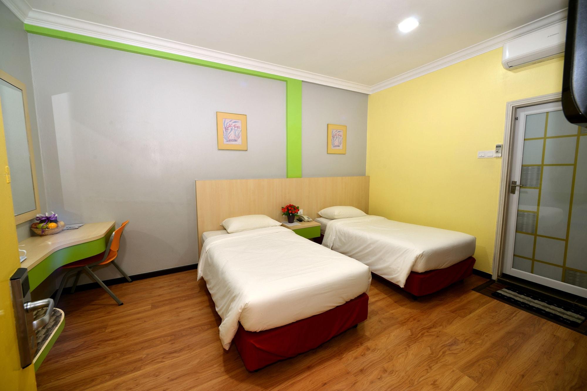 Classic Boutique Hotel Куантан Экстерьер фото