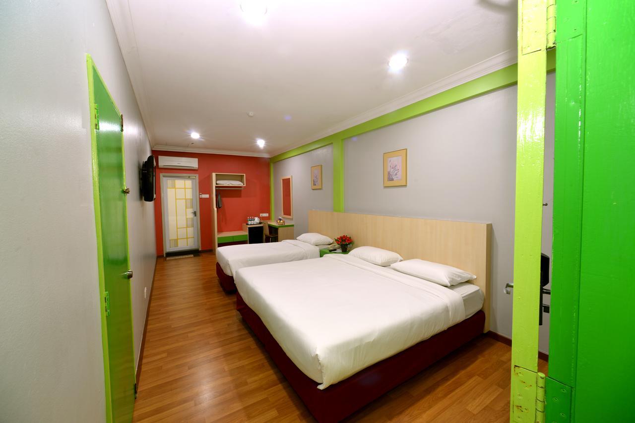 Classic Boutique Hotel Куантан Экстерьер фото