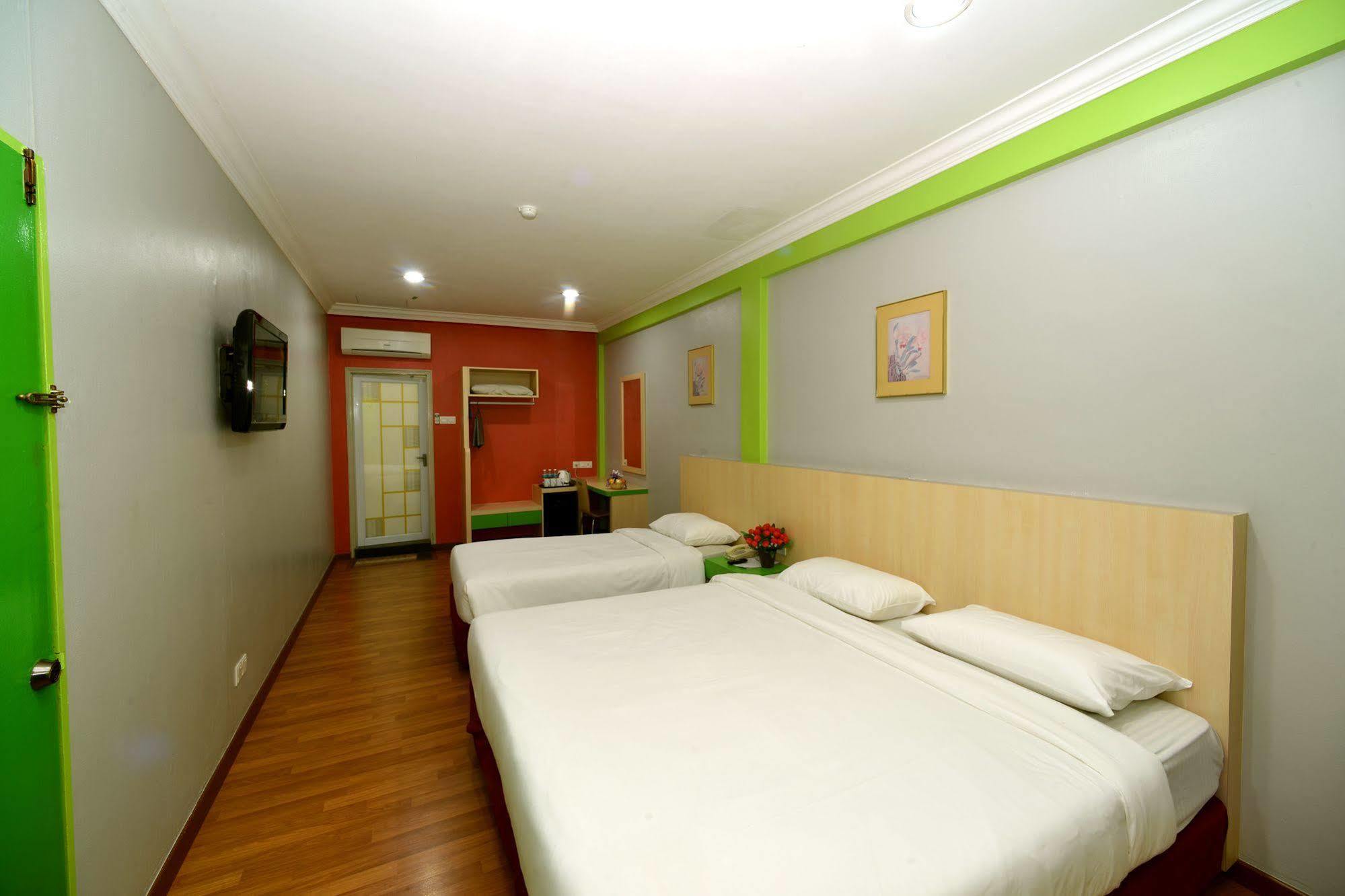 Classic Boutique Hotel Куантан Экстерьер фото