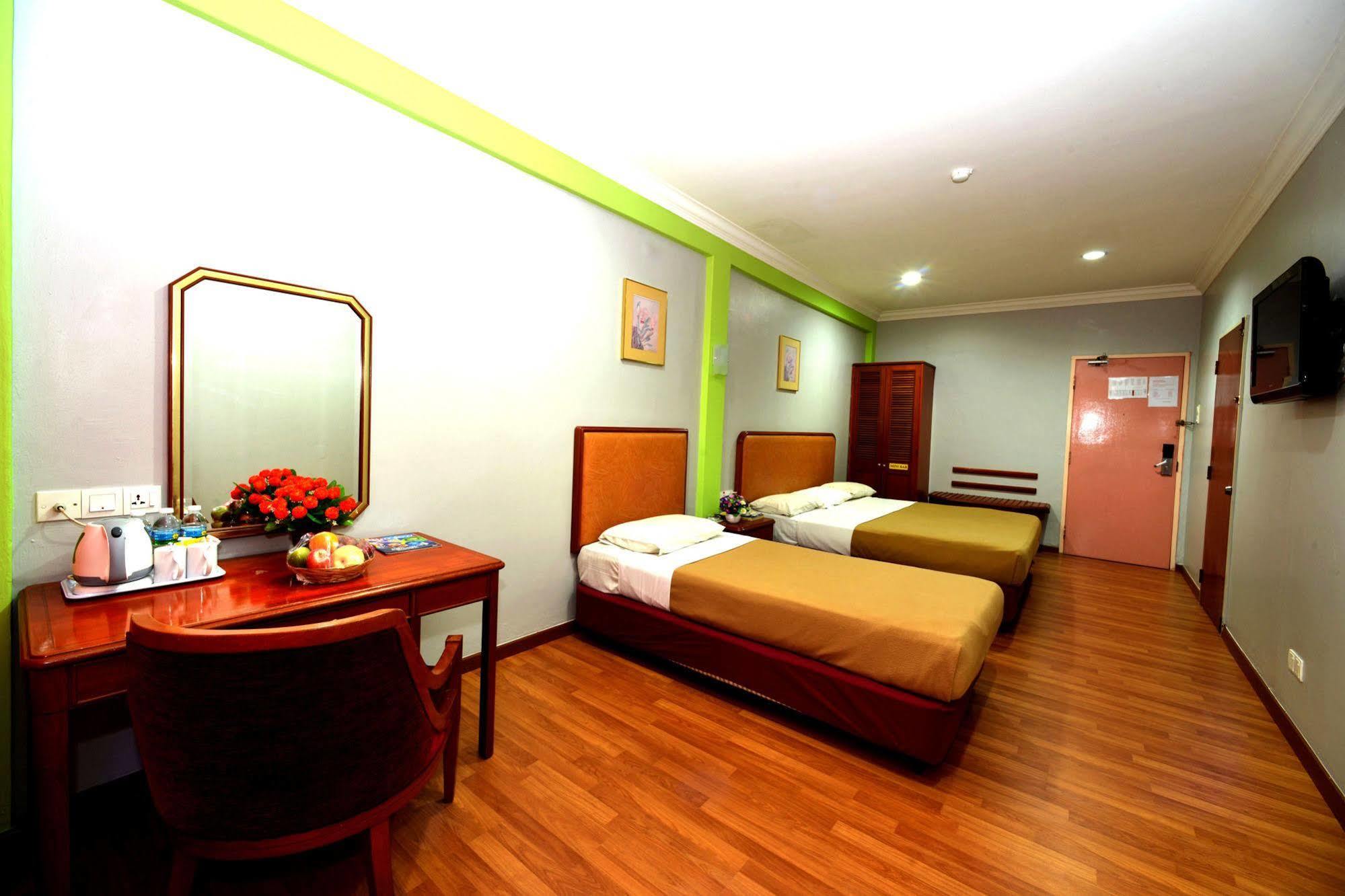 Classic Boutique Hotel Куантан Экстерьер фото